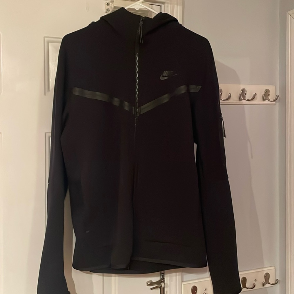 Nike Tech